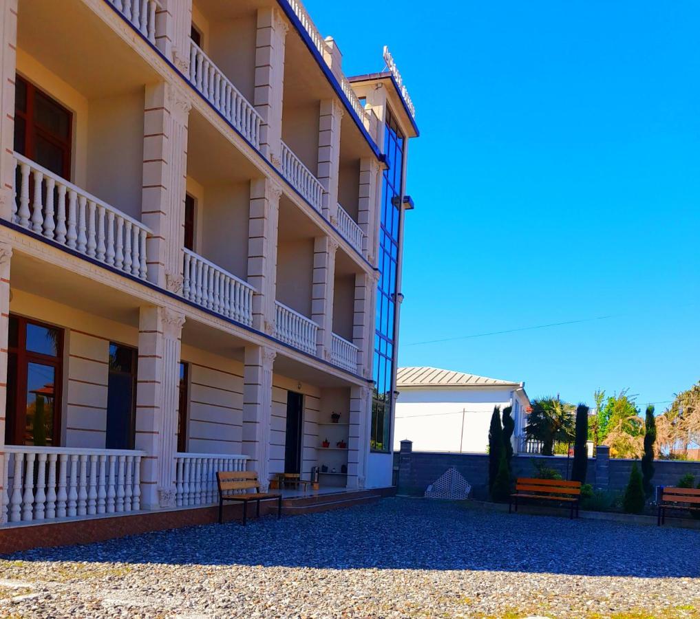 Golden House Hotel Anaklia Buitenkant foto